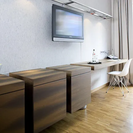 Hotel Factory 4*