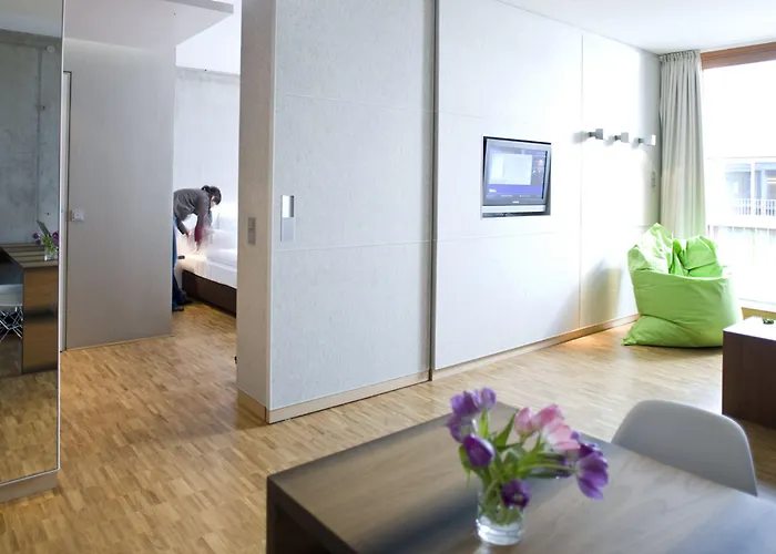 Factory 4* مونستر